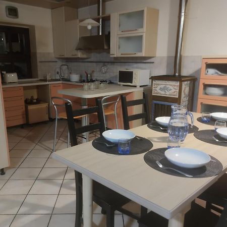 La Dimora Del Borgo Apartment Пинероло Екстериор снимка